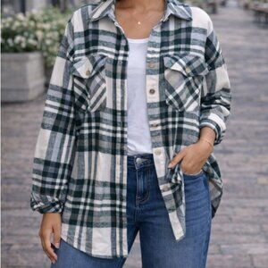 SO Oversized Women's  Green & White Plaid Shacket Shirt Jacket Flannel Size XL
